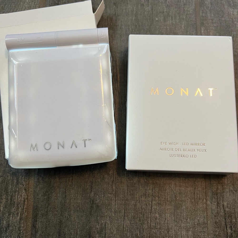 Monat Eye Wish Mirror